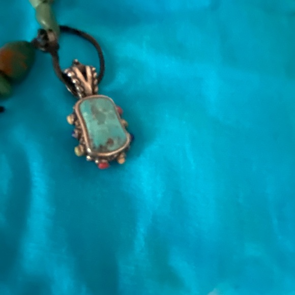 Beautiful Turquoise and silver necklace - Picture 3 of 10